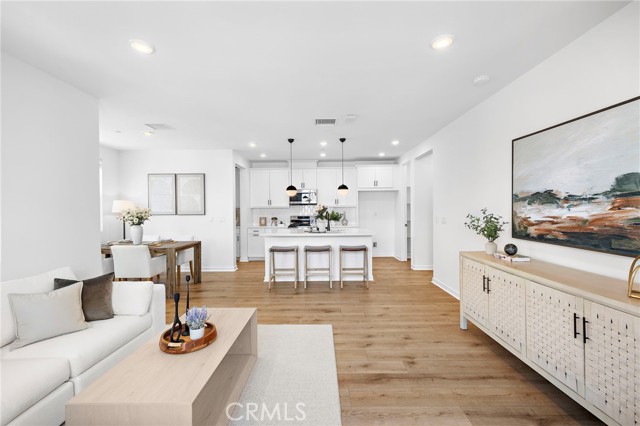 944 N Divino Privado, Ontario CA: https://media.crmls.org/medias/33004bd6-c674-4b81-acac-184bf1cddee2.jpg