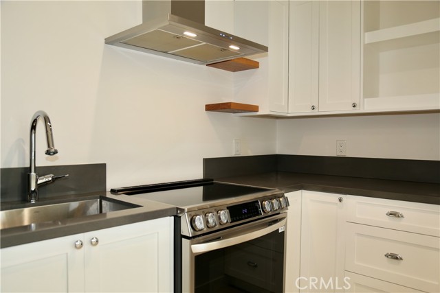 Detail Gallery Image 5 of 9 For 734 Center St #B,  Costa Mesa,  CA 92627 - 1 Beds | 1 Baths