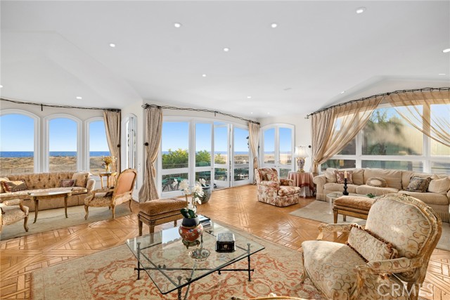 1201 E Balboa Boulevard, Newport Beach CA: https://media.crmls.org/medias/3300c757-4218-4e03-8721-17e5f81b51e0.jpg
