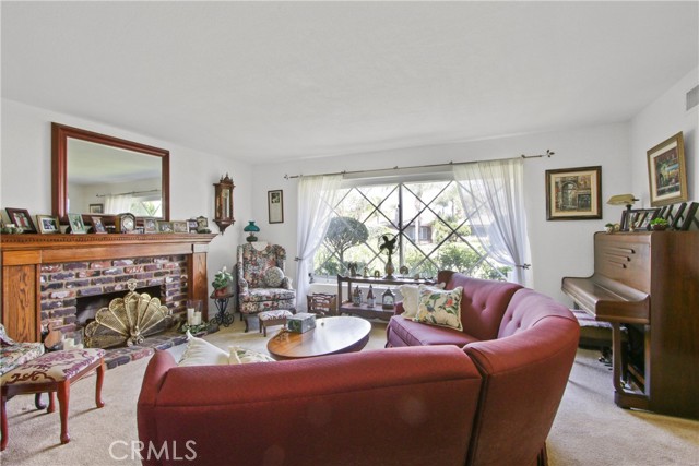 Detail Gallery Image 4 of 21 For 2348 N Glennwood St, Orange,  CA 92865 - 3 Beds | 2 Baths