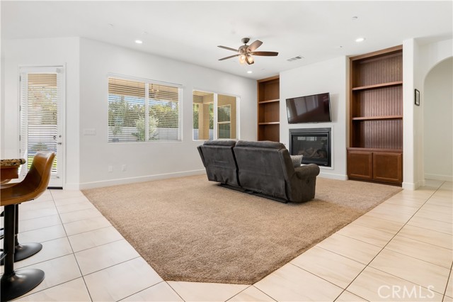 Detail Gallery Image 13 of 43 For 9119 Claro De Luna Dr, Bakersfield,  CA 93314 - 4 Beds | 2/1 Baths