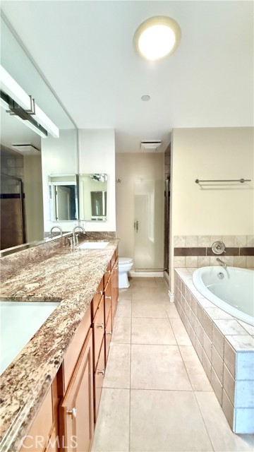 Detail Gallery Image 13 of 25 For 5241 Colodny Dr #403,  Agoura Hills,  CA 91301 - 3 Beds | 2/1 Baths