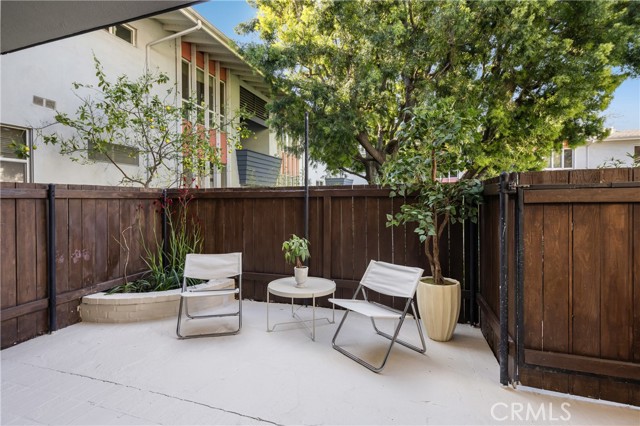 Detail Gallery Image 7 of 15 For 6400 Primrose, Los Angeles,  CA 90068 - 2 Beds | 2 Baths