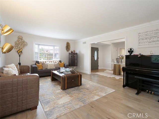 28208 Seamount Drive, Rancho Palos Verdes CA: https://media.crmls.org/medias/3303d454-7224-43ef-a2b8-cdbce9d76d06.jpg