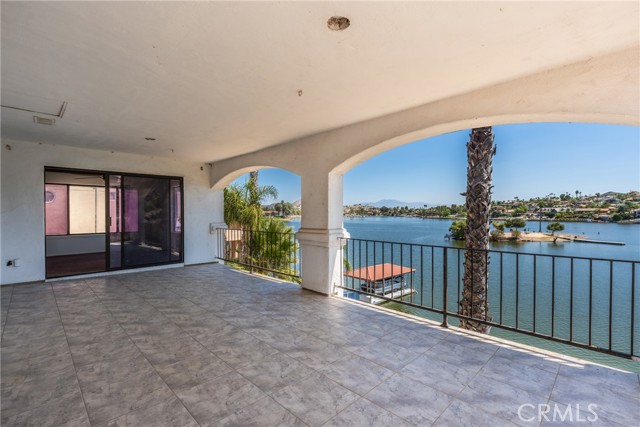 21998 Strawberry Lane, Canyon Lake CA: https://media.crmls.org/medias/33046e2d-ca02-45ce-9195-a5b2aa7e66a4.jpg