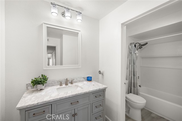 Detail Gallery Image 14 of 39 For 1053 Lakeview, Azusa,  CA 91702 - 2 Beds | 2 Baths