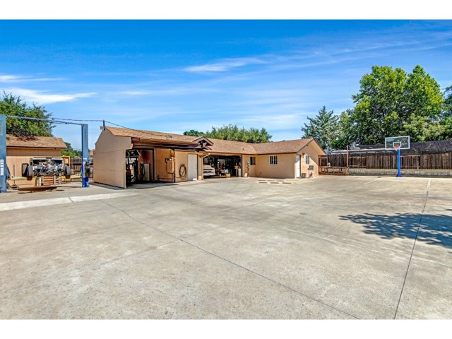 5400 Carrizo Road, Atascadero CA: https://media.crmls.org/medias/3304a0ba-2f11-4820-9f0b-79c55ca2b4f8.jpg
