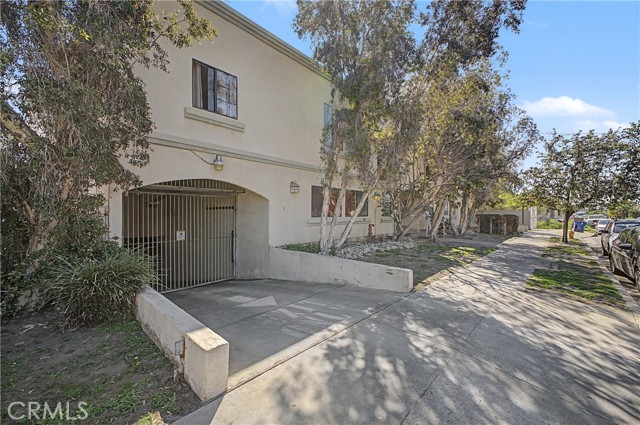 Detail Gallery Image 2 of 29 For 10894 Olinda St #109,  Sun Valley,  CA 91352 - 3 Beds | 3 Baths