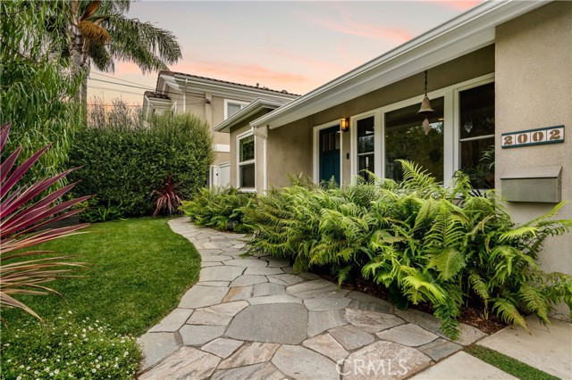 front house & yard view