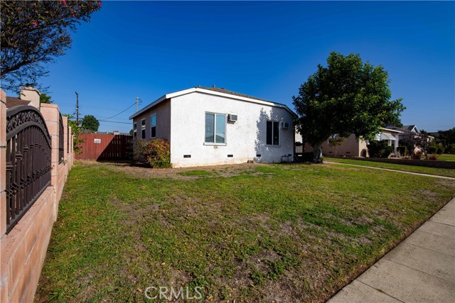 13623 Branford Street photo 4