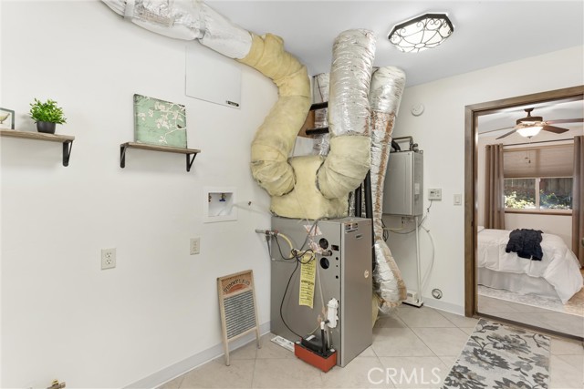 Image 21 of 39 For 1036 Venus Way