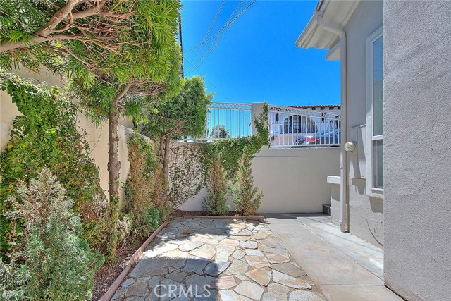 Detail Gallery Image 31 of 33 For 1208 Mackay Ln, Redondo Beach,  CA 90278 - 5 Beds | 3 Baths