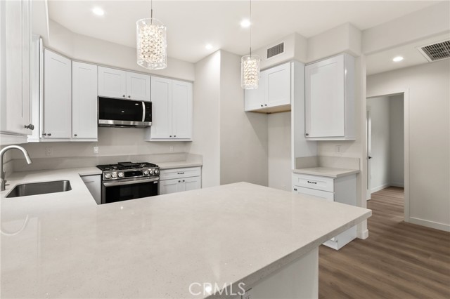 Detail Gallery Image 13 of 25 For 4508 Hedda St #1,  Lakewood,  CA 90712 - 3 Beds | 2 Baths