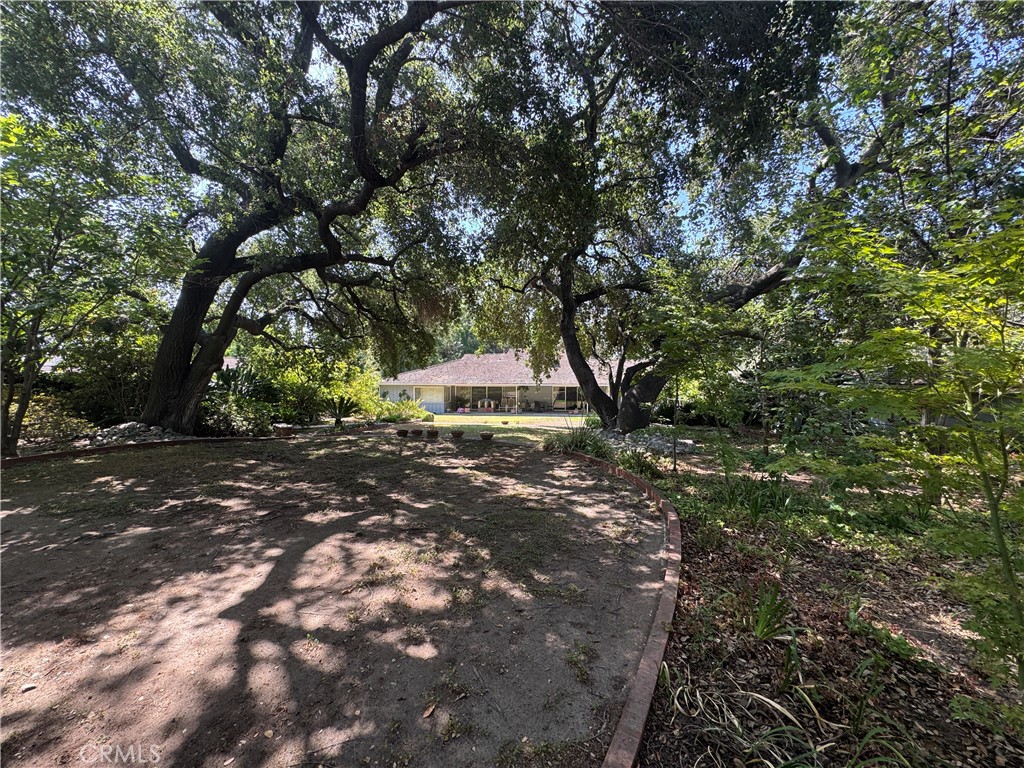 https://media.crmls.org/medias/330729d0-a455-4524-a943-c434723e7cd1.jpg?preset=X-Large
