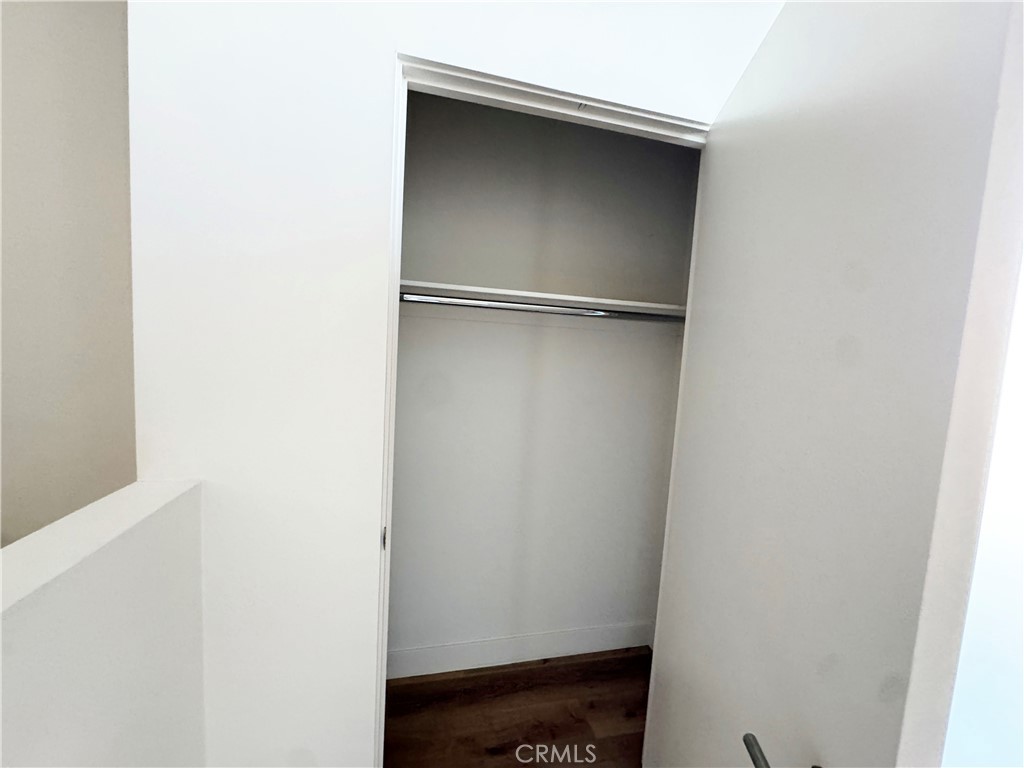 https://media.crmls.org/medias/3308bb85-4dd1-428d-8993-117dfb8e9720.jpg?preset=X-Large