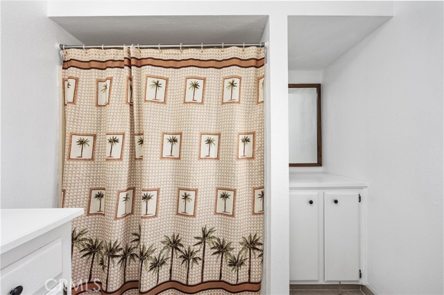 Detail Gallery Image 31 of 43 For 813 Orangewood, Bakersfield,  CA 93306 - 3 Beds | 2 Baths