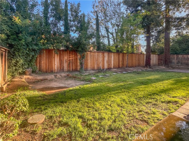 Detail Gallery Image 24 of 26 For 398 E Braddock Dr, Fresno,  CA 93720 - 4 Beds | 3 Baths