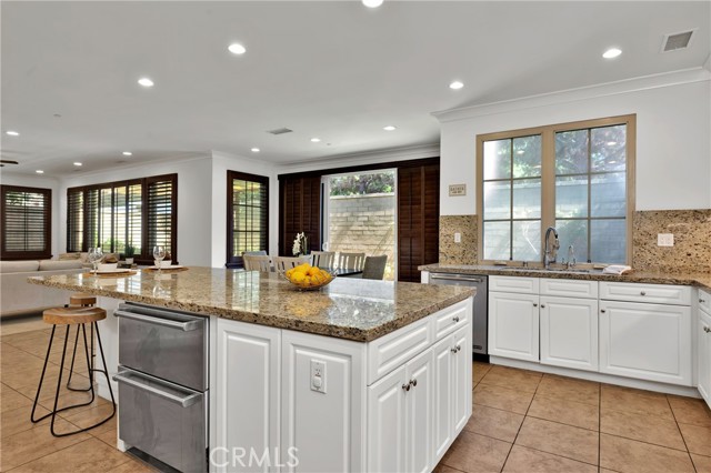 Detail Gallery Image 11 of 60 For 24 Umbria, Irvine,  CA 92618 - 4 Beds | 4 Baths