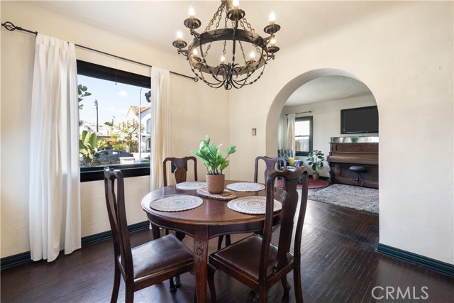 Detail Gallery Image 8 of 39 For 230 Glendora Ave, Long Beach,  CA 90803 - 2 Beds | 2 Baths