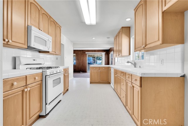 13906 Truro photo 7