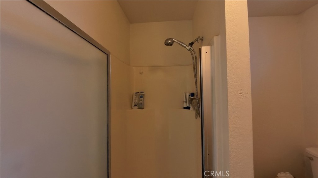 https://media.crmls.org/medias/330c0efe-835c-4025-9b9b-17696b390ef7.jpg?preset=X-Large