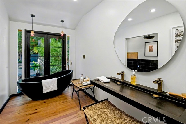 Detail Gallery Image 28 of 46 For 9701 Bothwell Road, Northridge,  CA 91324 - 4 Beds | 3/1 Baths