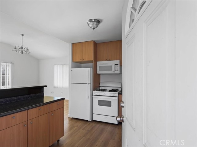 Detail Gallery Image 5 of 39 For 1168 Justin Ave, Glendale,  CA 91201 - – Beds | – Baths