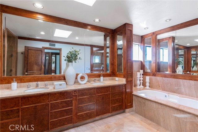 Detail Gallery Image 31 of 42 For 24412 Voltara Ct, Calabasas,  CA 91302 - 4 Beds | 4 Baths