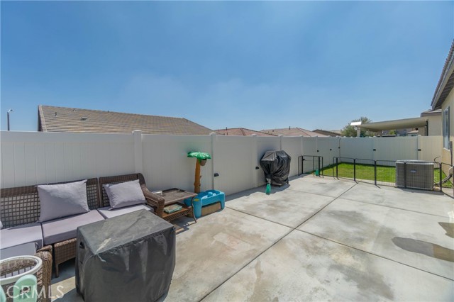 561 Yukon Rd, Rialto, CA 92377 photo 24