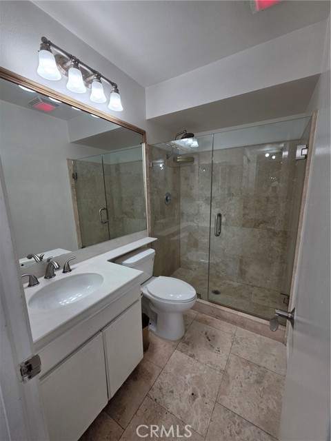 Detail Gallery Image 10 of 24 For 7800 Topanga Canyon Blvd #303,  Canoga Park,  CA 91304 - 2 Beds | 2 Baths