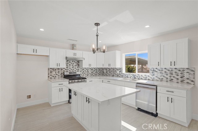 Detail Gallery Image 8 of 25 For 14815 Country Ln #2,  Fontana,  CA 92335 - 3 Beds | 2 Baths
