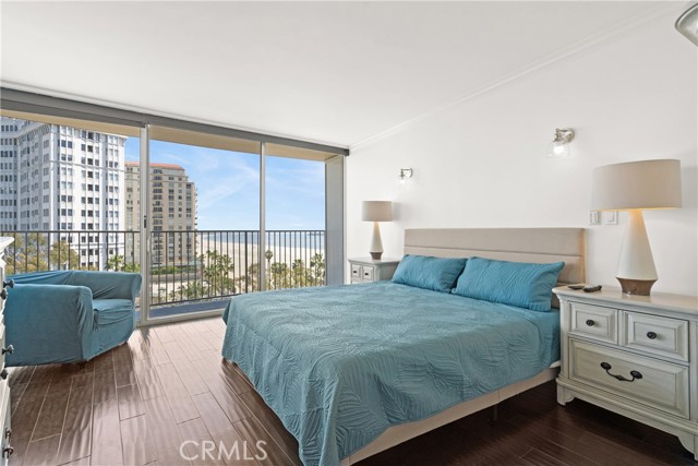 700 E Ocean Boulevard, Long Beach CA: https://media.crmls.org/medias/330d770a-0926-4f1c-b688-dacd6dd019e4.jpg