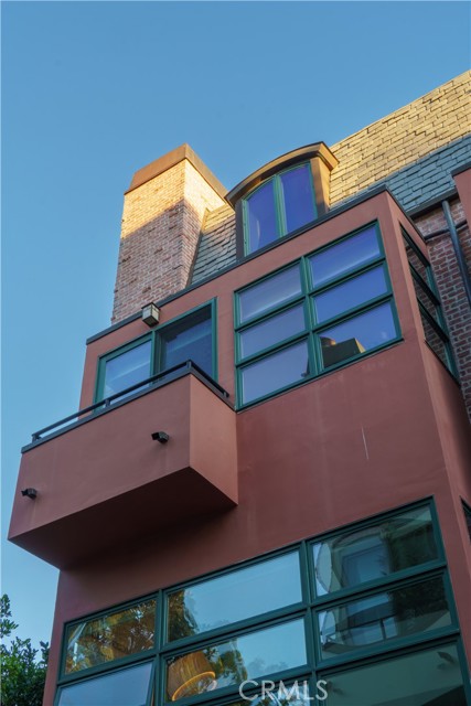 Detail Gallery Image 64 of 73 For 2323 S Beverly Glen Bld #9,  Los Angeles,  CA 90064 - 3 Beds | 5 Baths