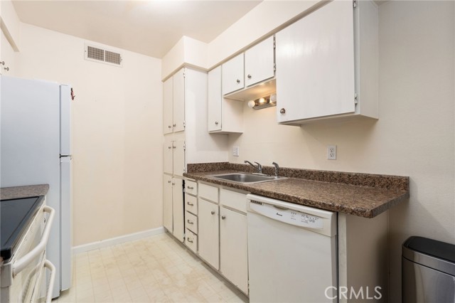Detail Gallery Image 13 of 21 For 1550 W Ashlan #125,  Fresno,  CA 93705 - 1 Beds | 1 Baths