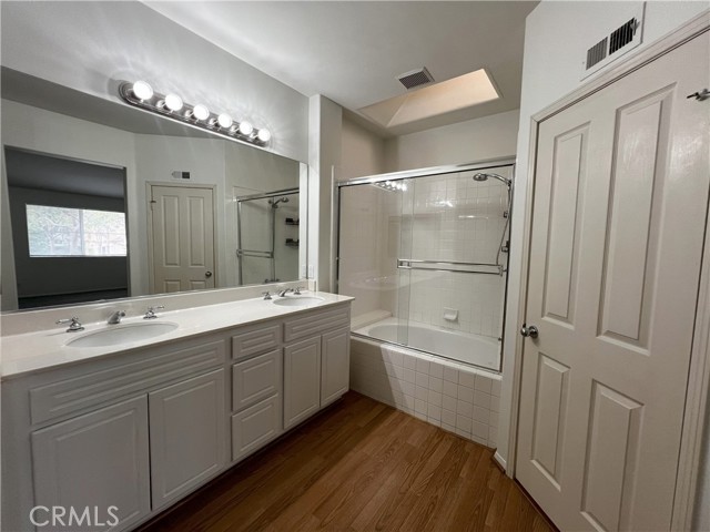 Detail Gallery Image 10 of 31 For 2697 Dietrich Dr, Tustin,  CA 92782 - 2 Beds | 2 Baths