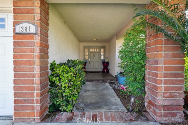 13811 Palace Way, Tustin CA: https://media.crmls.org/medias/330e683b-3fa7-4e3b-a4e6-76f4b47cf11d.jpg