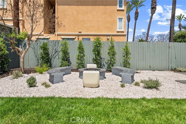 3170 Corinth Avenue, Los Angeles CA: https://media.crmls.org/medias/330ecbcf-5da8-4ba2-b8d5-4e208ad83356.jpg