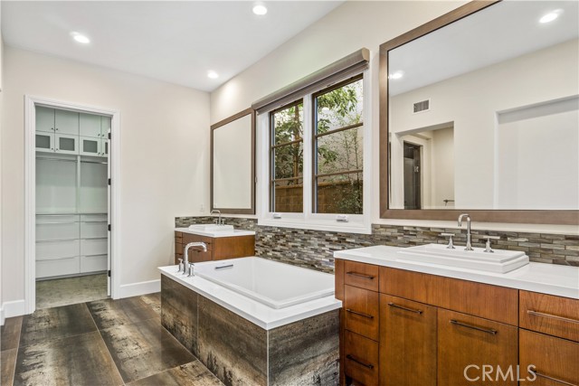 Detail Gallery Image 25 of 53 For 116 Homecoming, Irvine,  CA 92602 - 5 Beds | 5/1 Baths