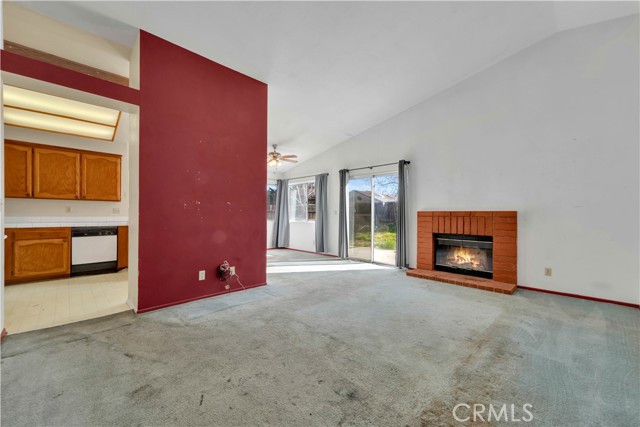 Detail Gallery Image 4 of 30 For 4044 Belleshire, Palmdale,  CA 93552 - 3 Beds | 2 Baths