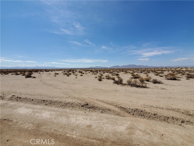 20 Alvord Mtn Road, Newberry Springs, California 92365, ,Land,For Sale,20 Alvord Mtn Road,CRHD22216410