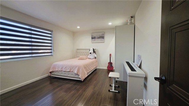 Detail Gallery Image 18 of 31 For 608 Hawthorne St #E,  Glendale,  CA 91204 - 4 Beds | 3/1 Baths
