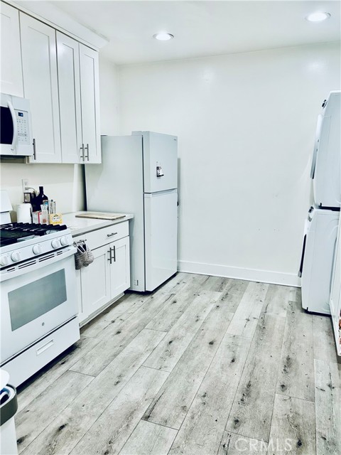 Detail Gallery Image 5 of 11 For 5906 Arlington, Los Angeles,  CA 90043 - 2 Beds | 1 Baths