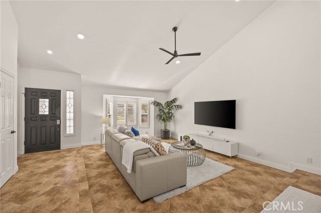 Detail Gallery Image 8 of 43 For 9 Sheridan, Irvine,  CA 92620 - 4 Beds | 2 Baths