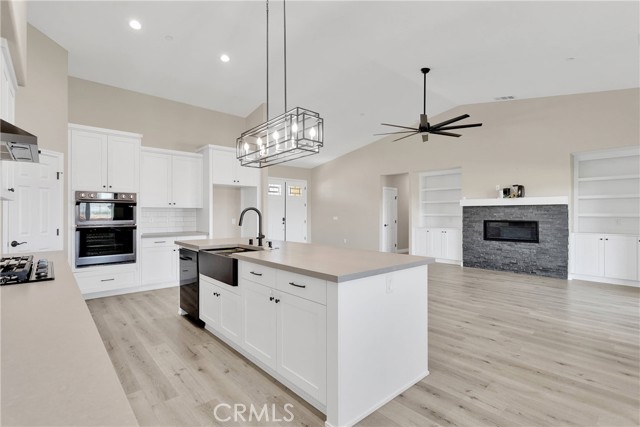 Detail Gallery Image 12 of 47 For 21192 Zuni Rd, Apple Valley,  CA 92307 - 4 Beds | 3/1 Baths