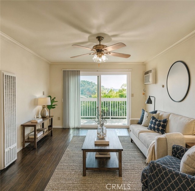 Detail Gallery Image 3 of 8 For 2266 Cazador, Los Angeles,  CA 90065 - 40 Beds | 24 Baths