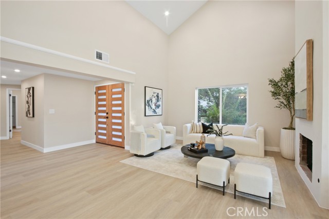 Detail Gallery Image 5 of 27 For 520 Golden Sky Ln, Anaheim,  CA 92807 - 3 Beds | 2 Baths