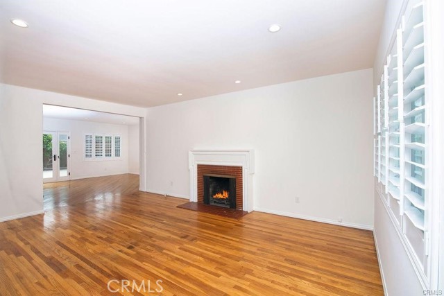 Image 3 of 31 For 3628 Lomina Avenue