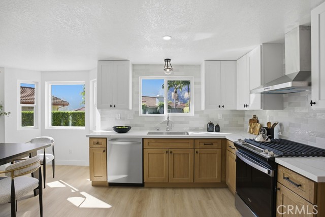 Detail Gallery Image 12 of 52 For 1069 Belleza St, Camarillo,  CA 93012 - 2 Beds | 2 Baths