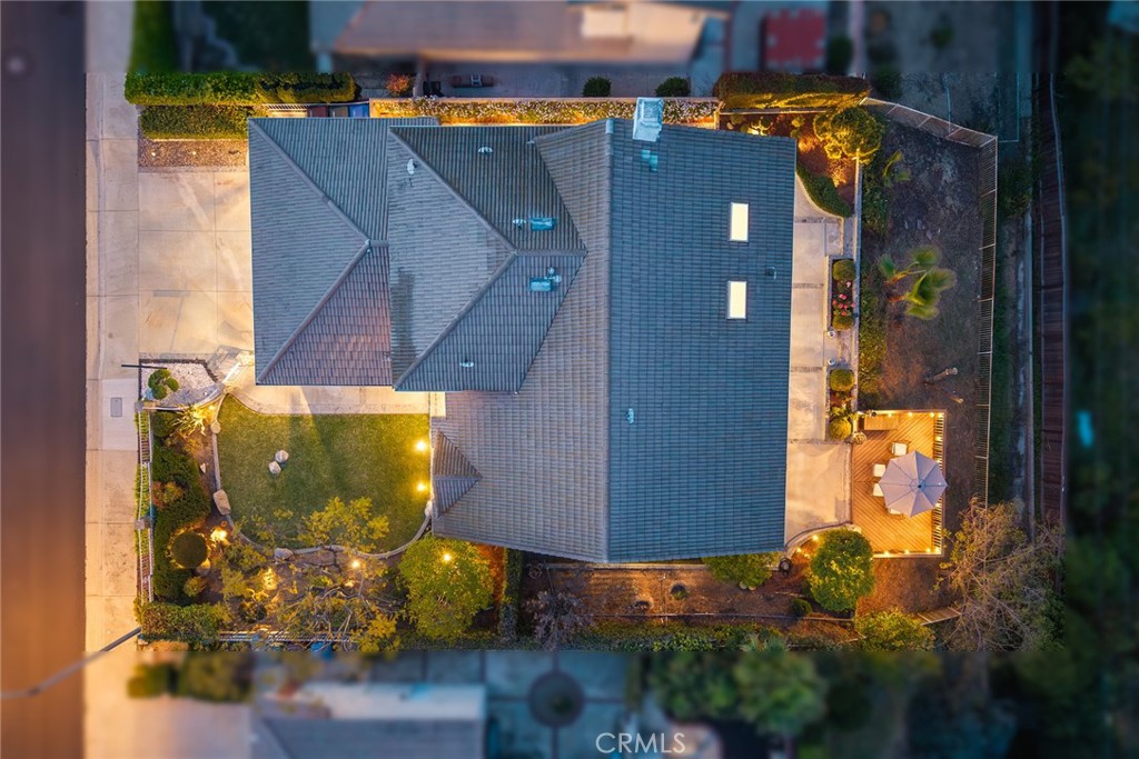 https://media.crmls.org/medias/33122987-72e5-41b4-a067-d55cbc4ef72c.jpg?preset=X-Large