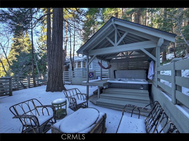 855 Lake Drive, Lake Arrowhead CA: https://media.crmls.org/medias/331229d3-a0b0-41bd-a66d-1fb09f65b0b8.jpg